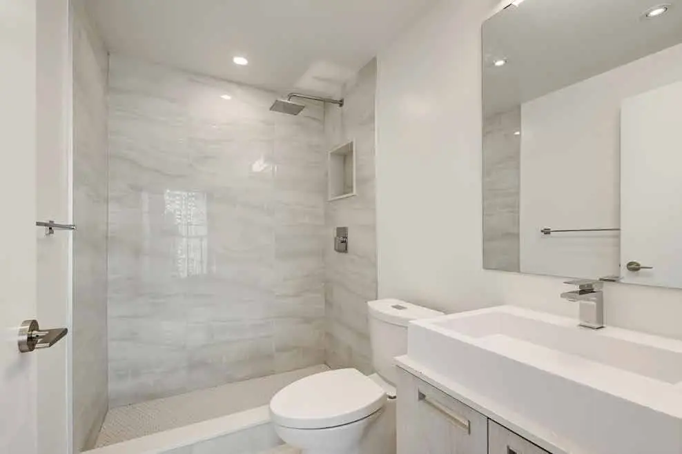 Kohinoor Kaleido - sample apartment bathroom (artistic impression)